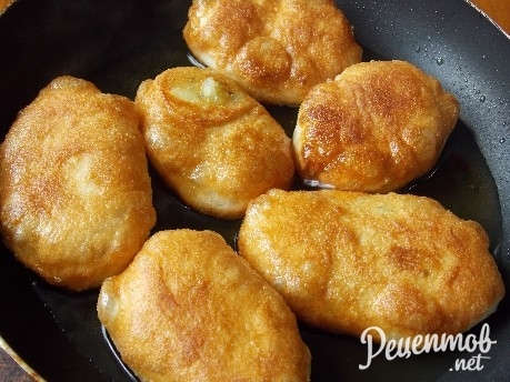 Пирожки жареные с печенью