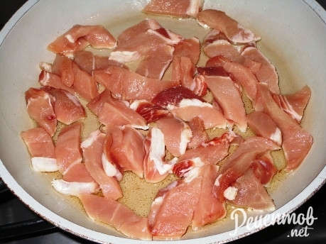 Мясо с ананасами