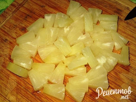 Мясо с ананасами