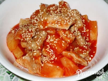 Мясо с ананасами