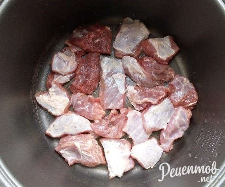 Мясо тушеное в мультиварке