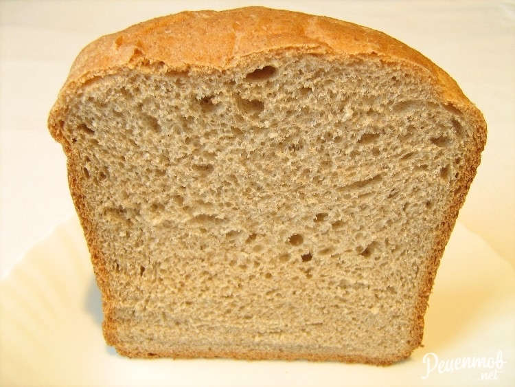 Хлеб с пшеничным солодом. Ржано-пшеничный хлеб в духовке на дрожжах. Хлеб ржано-пшеничный в духовке. Бездрожжевой пшеничный хлеб Мякиш. Мякиш ржано пшеничного хлеба.